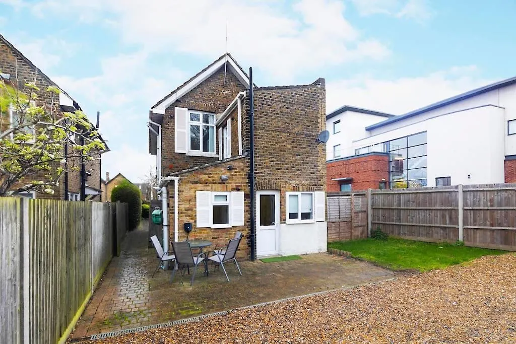 Stylish 4-Bed Home In Egham Surrey Near Airport United Kingdom